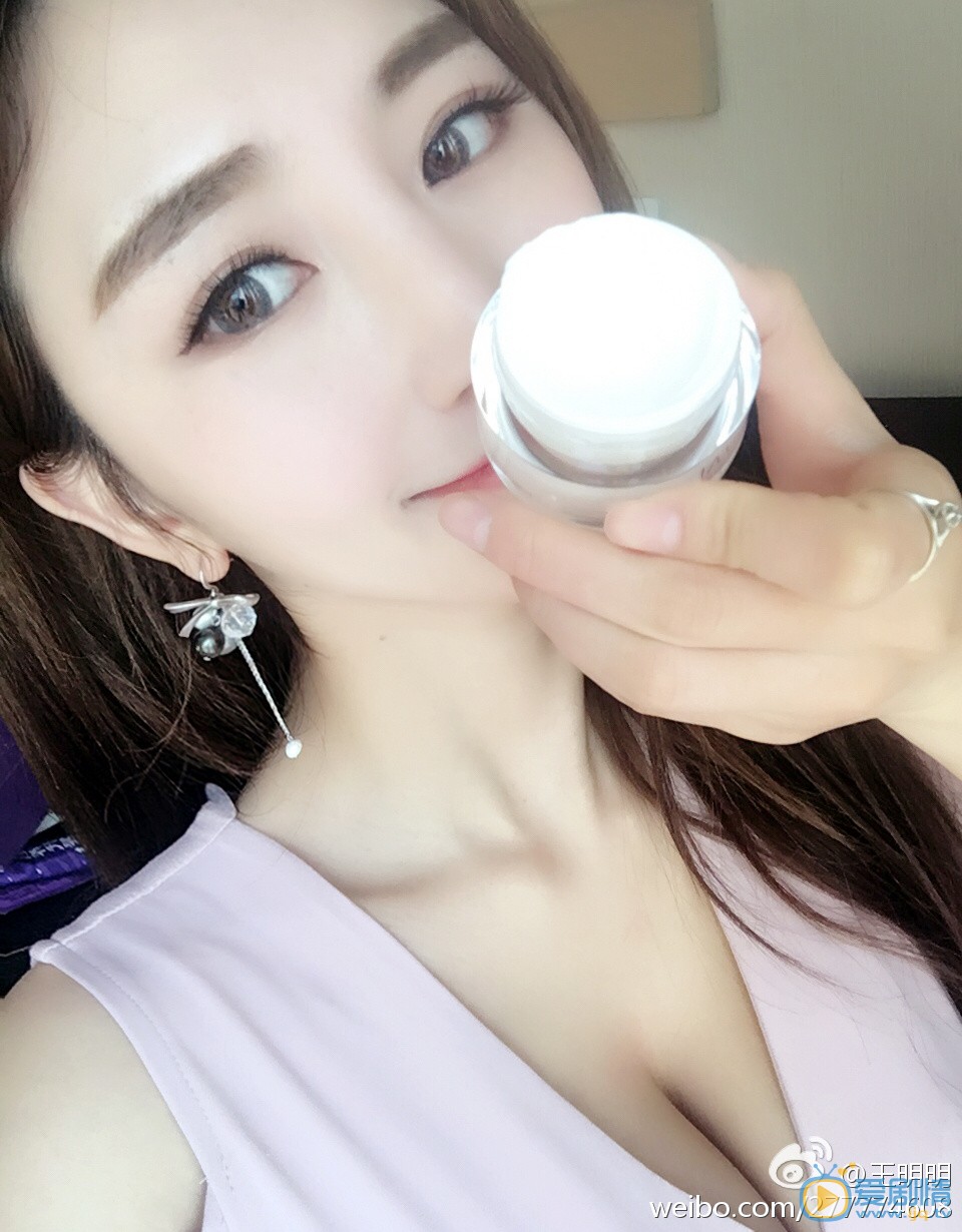 王明明性感写真 王明明高清写真_王明明高清剧照
