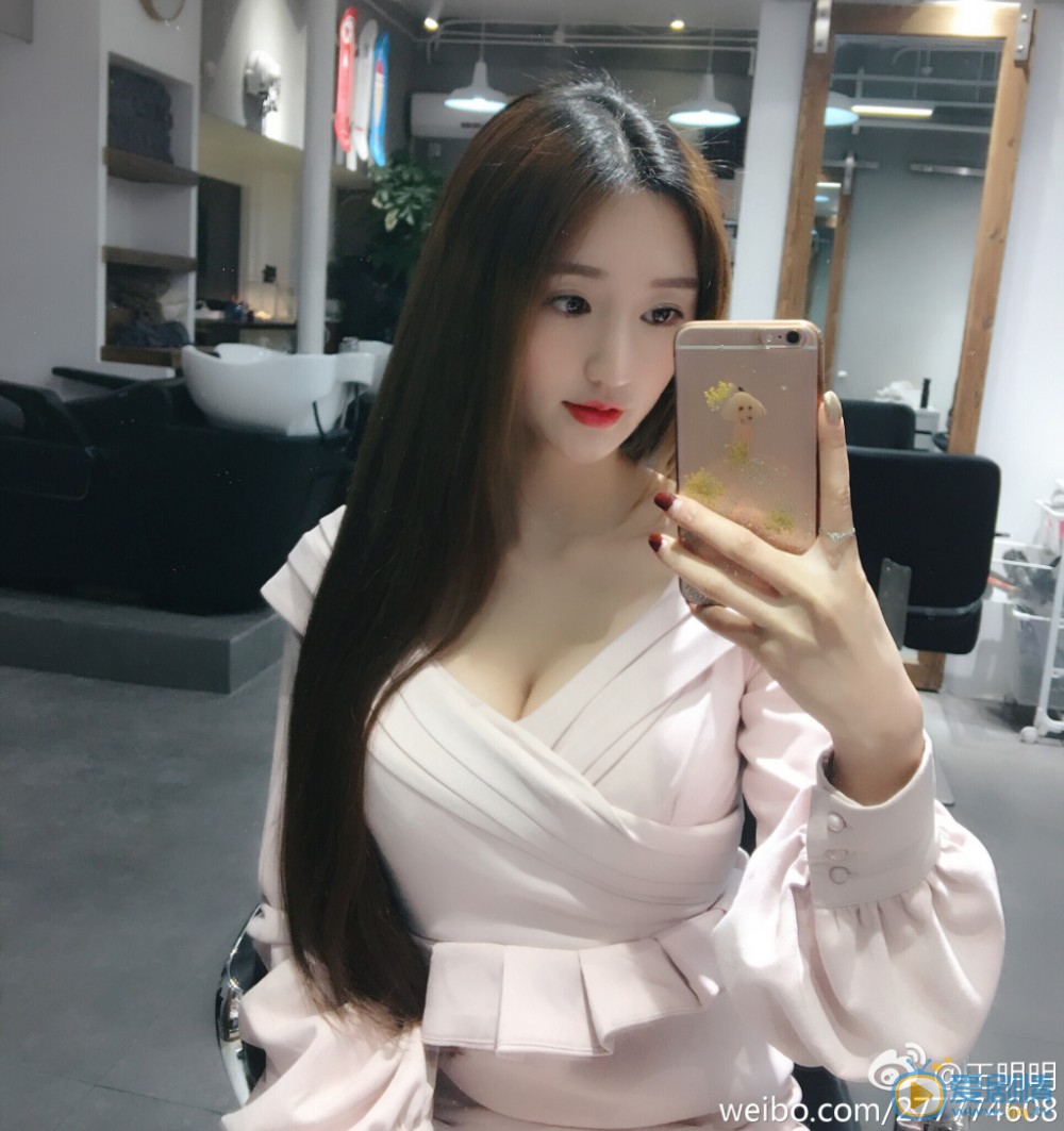 王明明可爱写真 王明明高清写真_王明明高清剧照