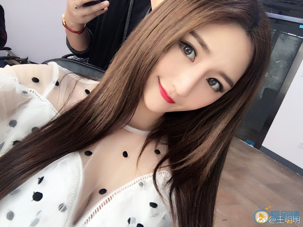 王明明可爱写真 王明明高清写真_王明明高清剧照