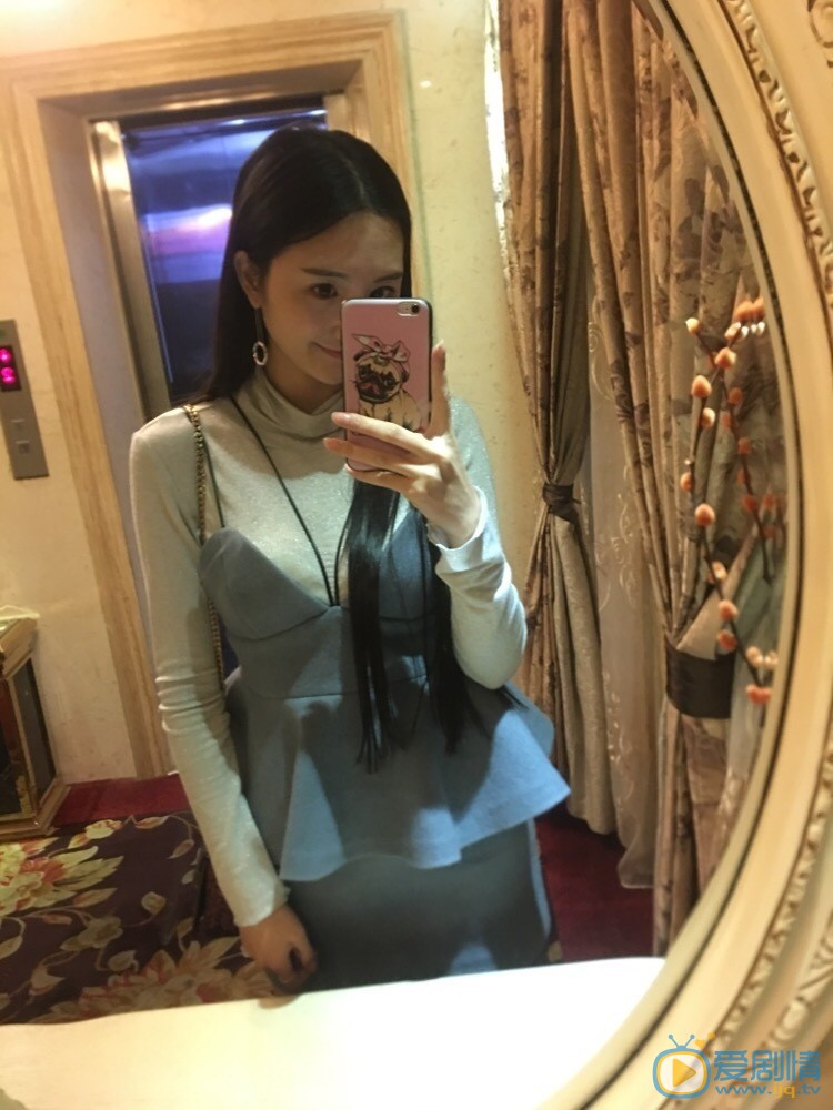 王明明生活照写真 王明明高清写真_王明明高清剧照