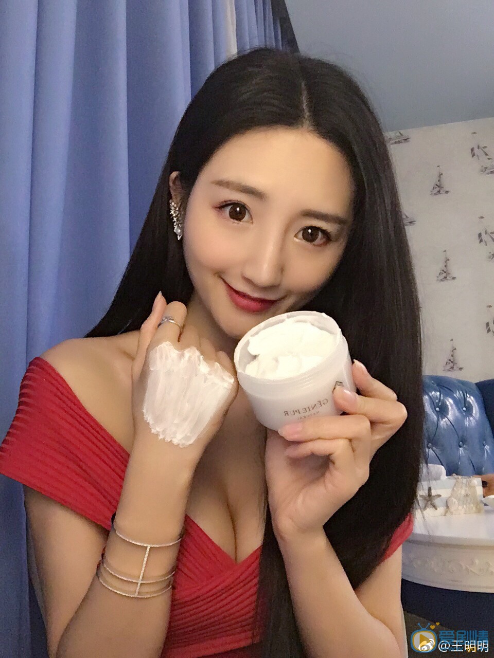 王明明清纯写真 王明明高清写真_王明明高清剧照