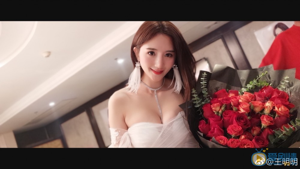 王明明生活照写真 王明明高清写真_王明明高清剧照