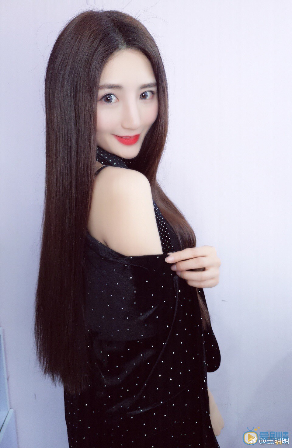 王明明可爱写真 王明明高清写真_王明明高清剧照