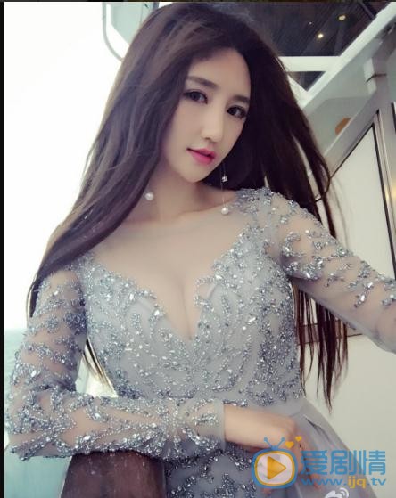 王明明晚礼服照写真 王明明高清写真_王明明高清剧照