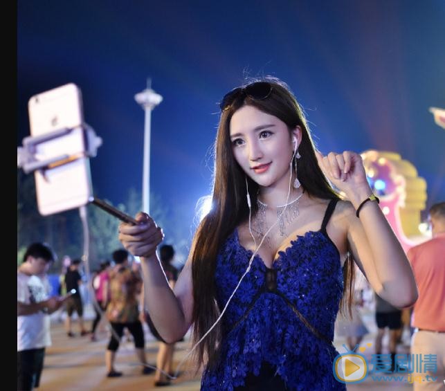 王明明参加活动写真 王明明高清写真_王明明高清剧照