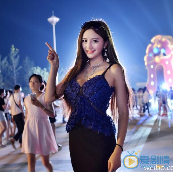 王明明参加活动写真 王明明高清写真_王明明高清剧照