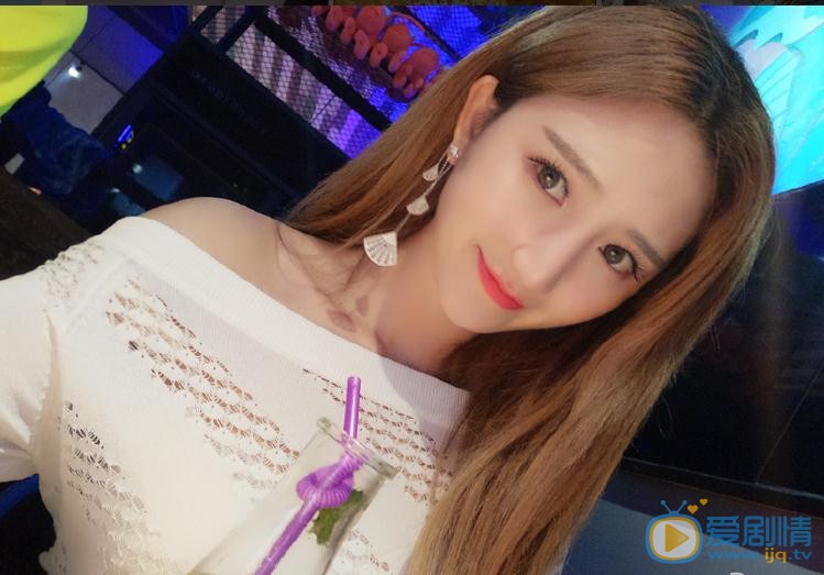 王明明生活照写真 王明明高清写真_王明明高清剧照