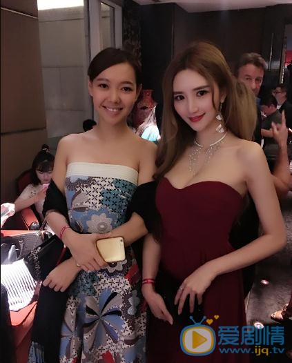 王明明晚礼服照写真 王明明高清写真_王明明高清剧照
