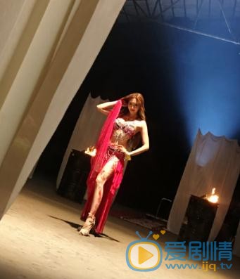王明明片场照写真 王明明高清写真_王明明高清剧照