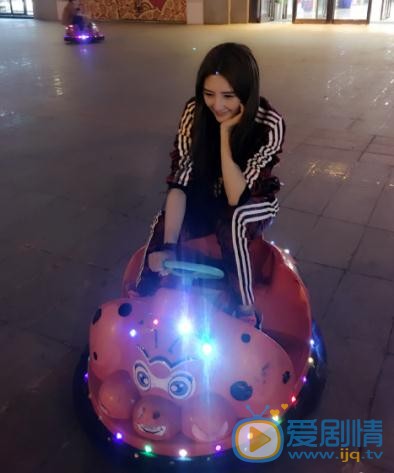 王明明文艺照写真 王明明高清写真_王明明高清剧照