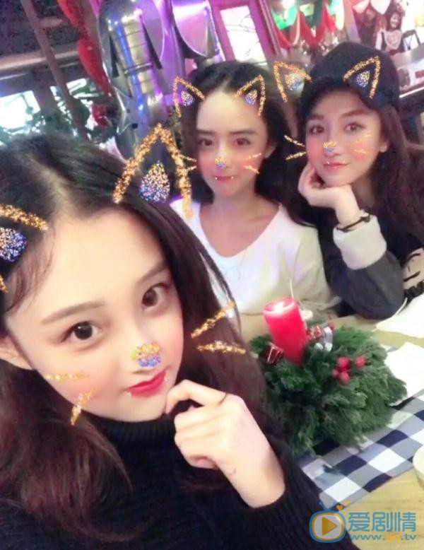 景瓷与人合照 景瓷高清写真_景瓷高清剧照