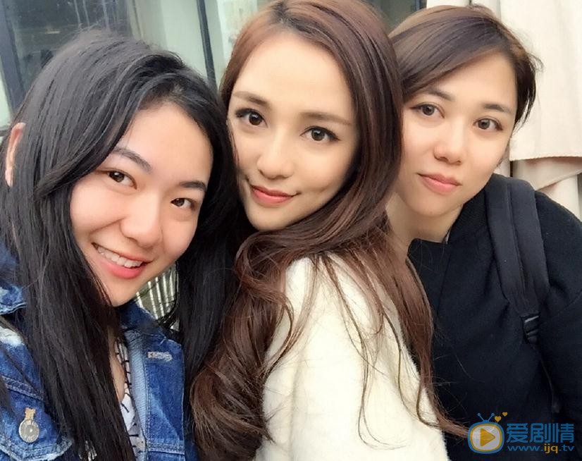 景瓷与人合照 景瓷高清写真_景瓷高清剧照
