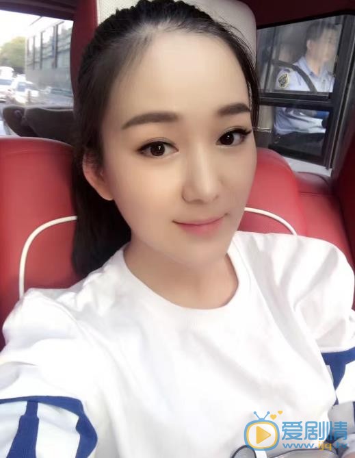 龙梅子生活照 龙梅子高清写真_龙梅子高清剧照
