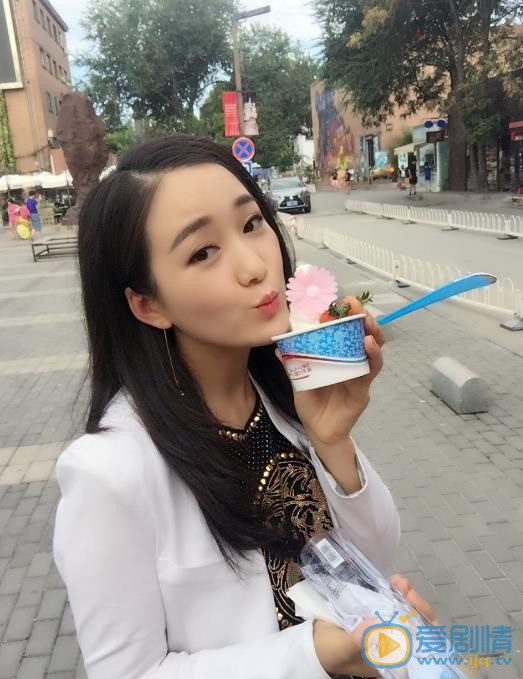 龙梅子生活照 龙梅子高清写真_龙梅子高清剧照