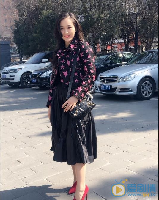 龙梅子生活照 龙梅子高清写真_龙梅子高清剧照