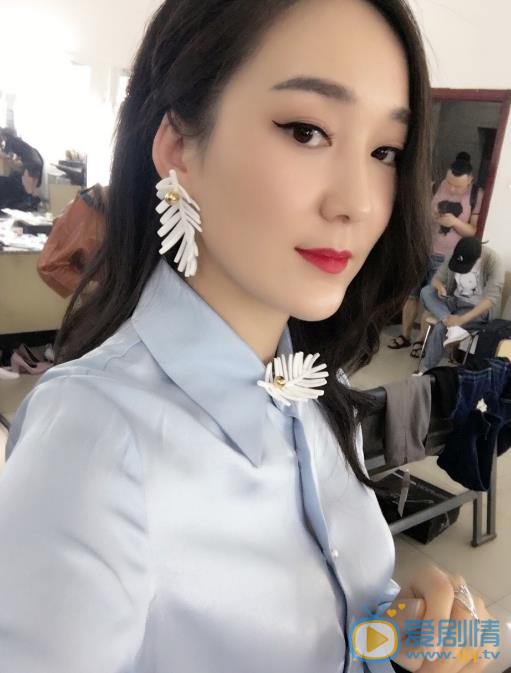 龙梅子生活照 龙梅子高清写真_龙梅子高清剧照
