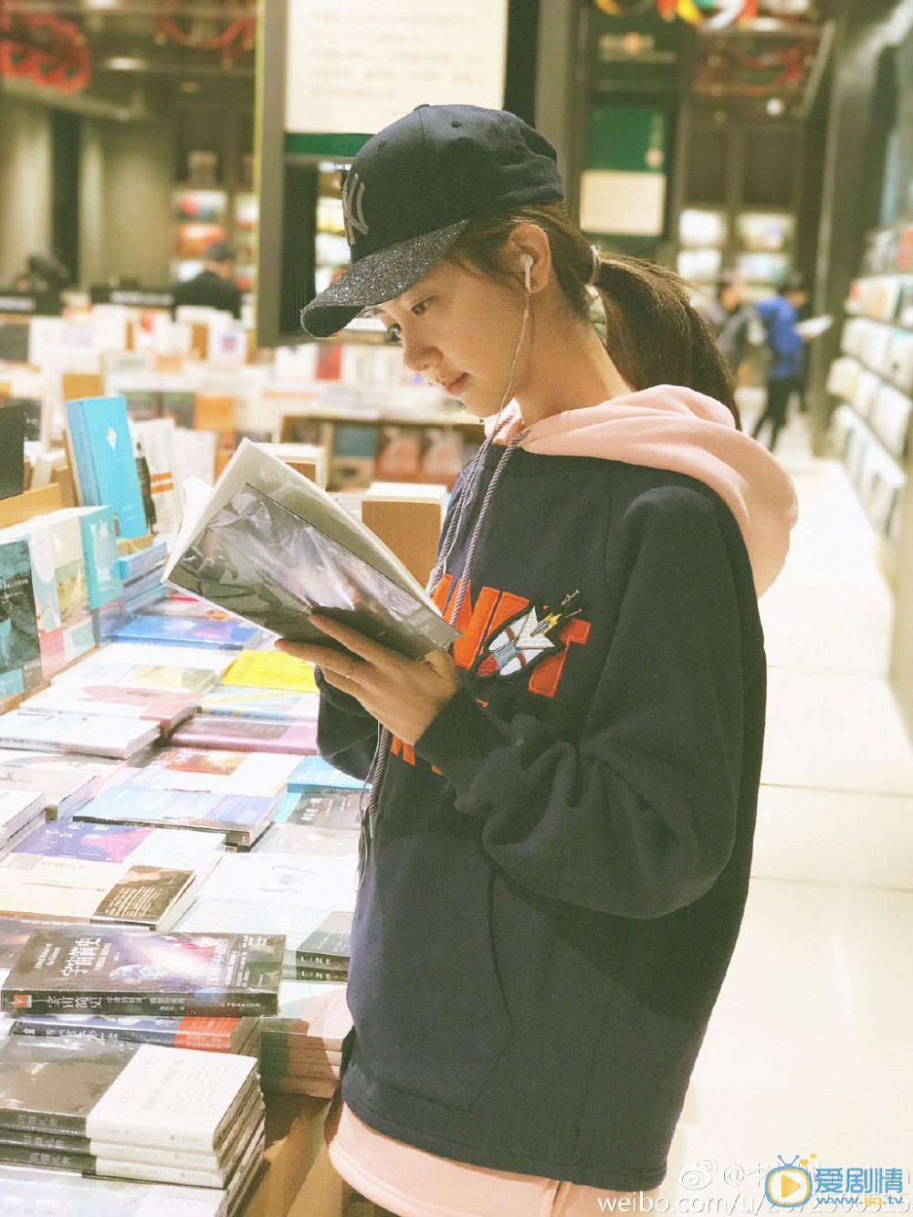 李梦颖校园照写真 李梦颖高清写真_李梦颖高清剧照