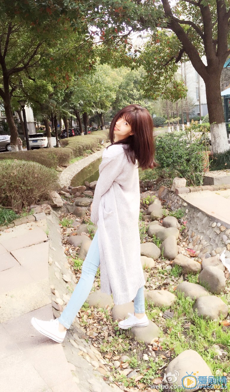 李梦颖校园照写真 李梦颖高清写真_李梦颖高清剧照