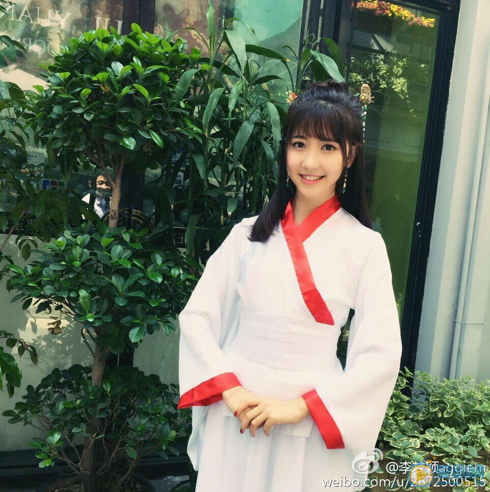 李梦颖校园照写真 李梦颖高清写真_李梦颖高清剧照