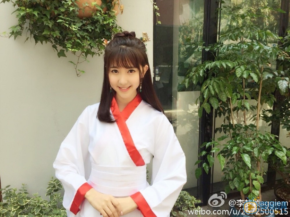 李梦颖校园照写真 李梦颖高清写真_李梦颖高清剧照