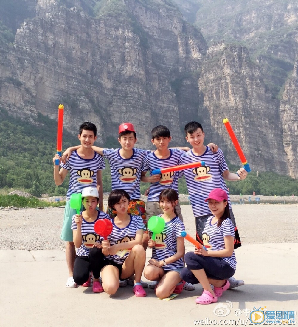 李梦颖家人合照写真 李梦颖高清写真_李梦颖高清剧照