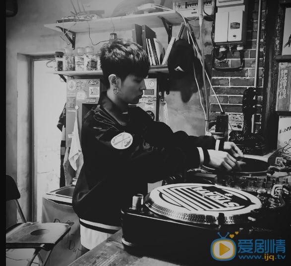 马伯骞黑白照写真 马伯骞高清写真_马伯骞高清剧照