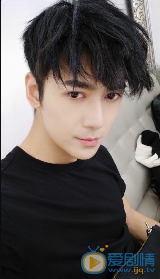 李鹤早期照 李鹤高清写真_李鹤高清剧照