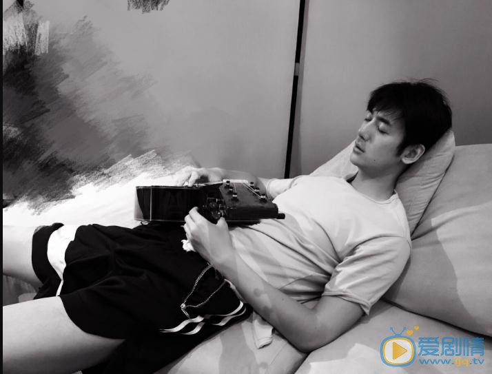 李鹤早期照 李鹤高清写真_李鹤高清剧照