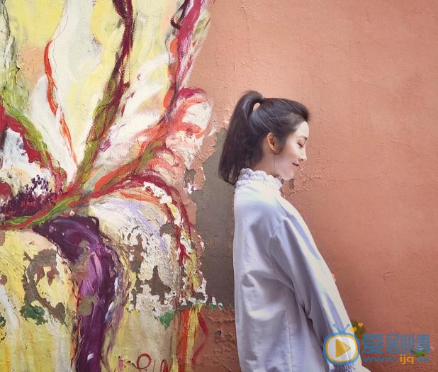 李思函随性街拍 李思函高清写真_李思函高清剧照