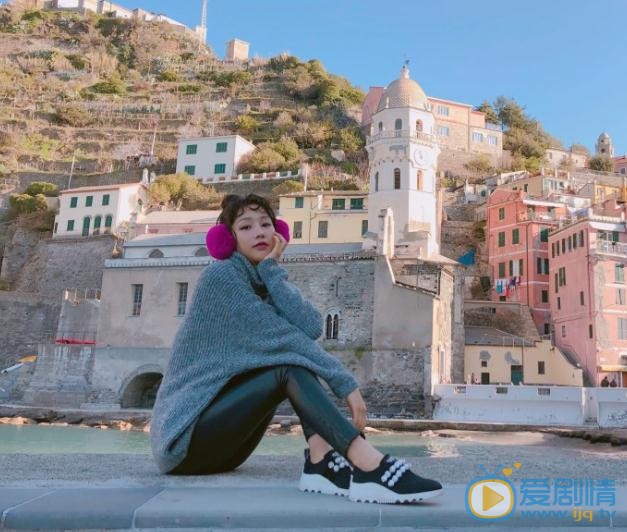 李思函随性街拍 李思函高清写真_李思函高清剧照