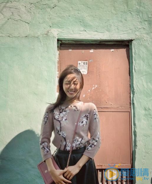 李思函随性街拍 李思函高清写真_李思函高清剧照