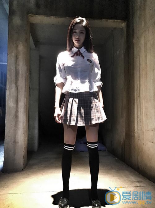 李思函与人合照 李思函高清写真_李思函高清剧照