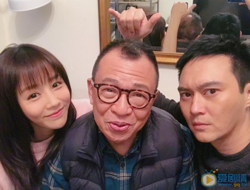 李思函与人合照 李思函高清写真_李思函高清剧照