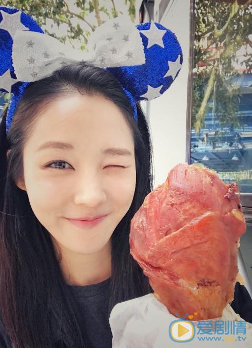 李思函生活照 李思函高清写真_李思函高清剧照