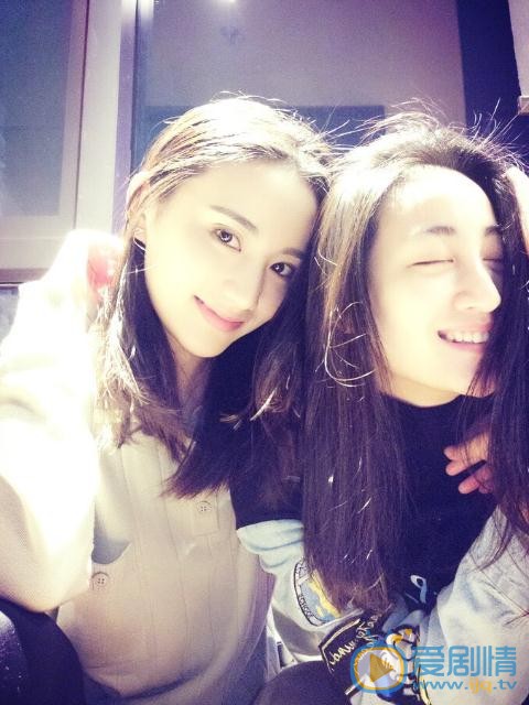 陈雅斓与人合照 陈雅斓高清写真_陈雅斓高清剧照