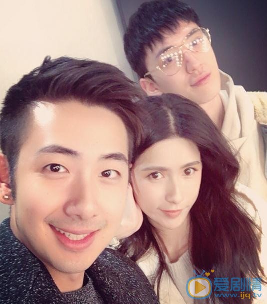 王秋紫与人合照 王秋紫高清写真_王秋紫高清剧照