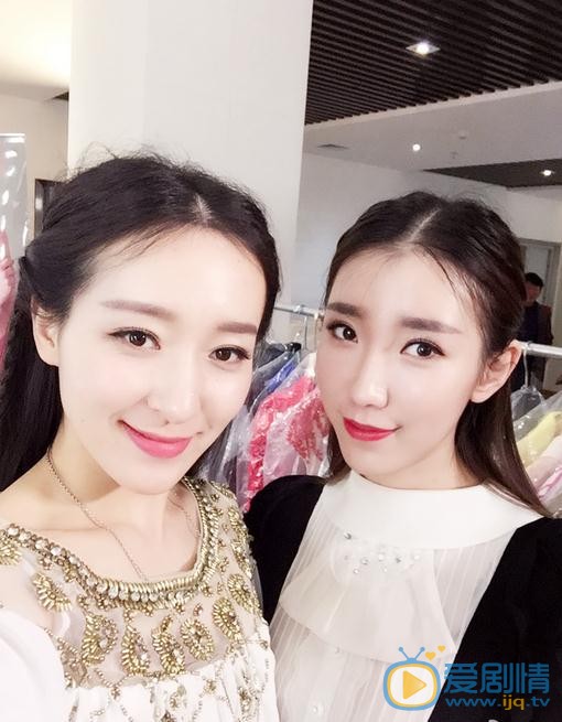 李智雪与人合照 李智雪高清写真_李智雪高清剧照