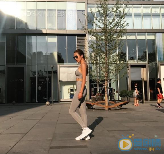 安紫依生活照写真 安紫依高清写真_安紫依高清剧照