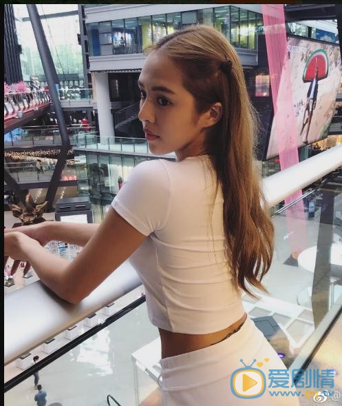 安紫依街拍写真 安紫依高清写真_安紫依高清剧照