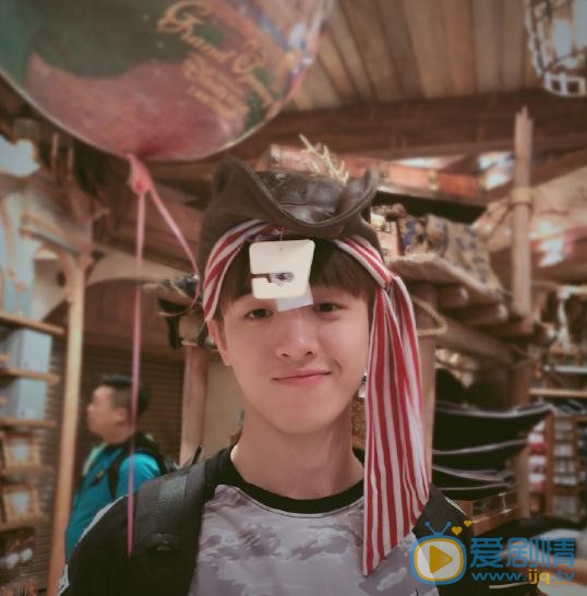 叶子诚高清写真_叶子诚高清剧照