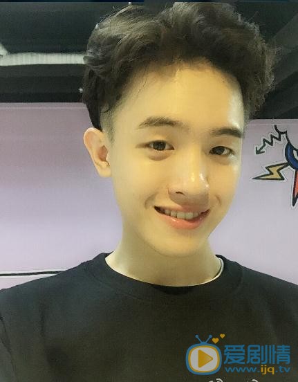 叶子诚高清写真_叶子诚高清剧照