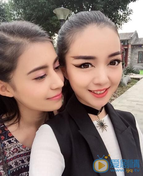 姜星呈与人合照 姜星呈高清写真_姜星呈高清剧照
