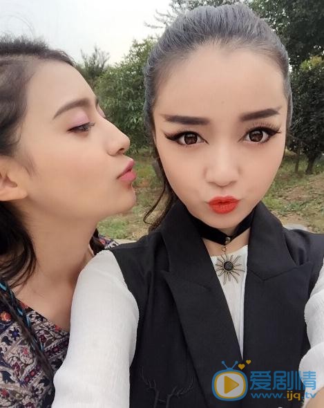 姜星呈与人合照 姜星呈高清写真_姜星呈高清剧照