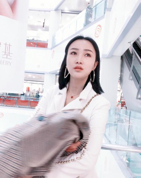 杨亭生活照 杨亭高清写真_杨亭高清剧照