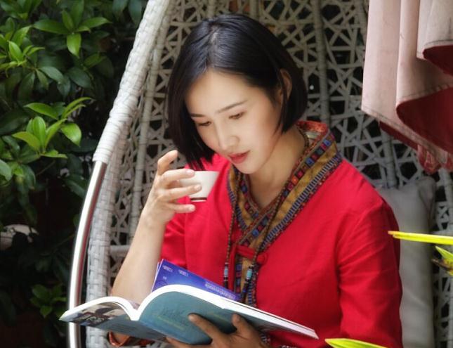 杨亭旅游照 杨亭高清写真_杨亭高清剧照