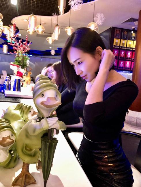 杨亭生活照 杨亭高清写真_杨亭高清剧照