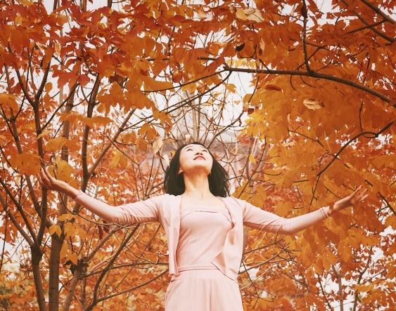 杨亭街拍写真 杨亭高清写真_杨亭高清剧照