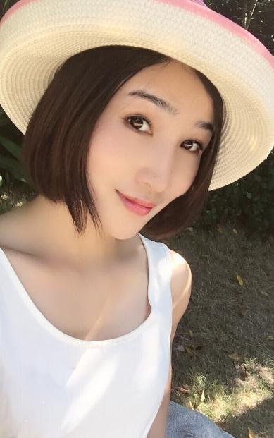 杨亭生活照 杨亭高清写真_杨亭高清剧照