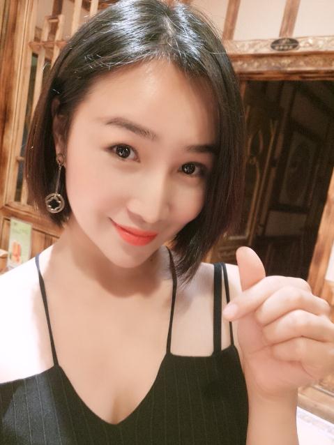 杨亭生活照 杨亭高清写真_杨亭高清剧照