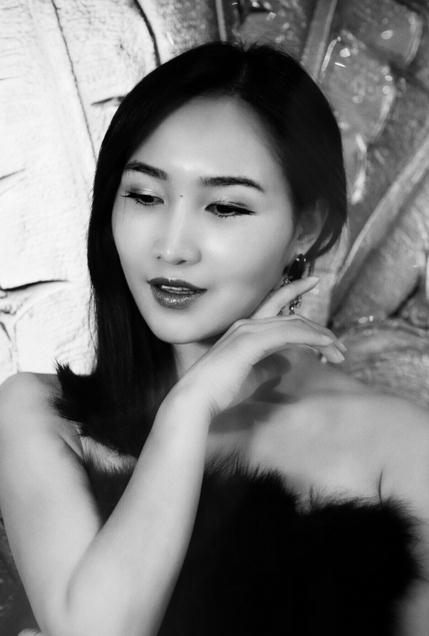 杨亭性感写真 杨亭高清写真_杨亭高清剧照